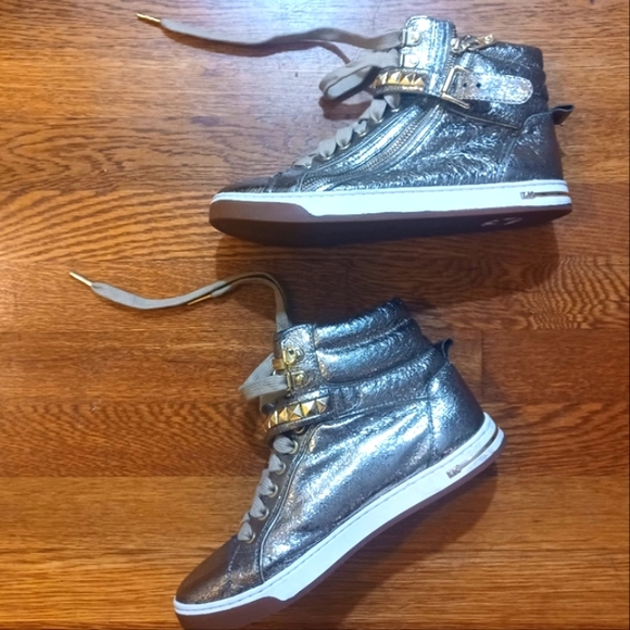 Michael Kors Gold Sneakers with Sleek Design - Picture 7 of 16